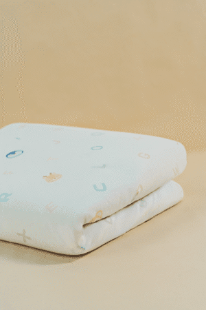 Mamyhughug Aisuki Cool-Touch Blanket (Alphabet & Animal)