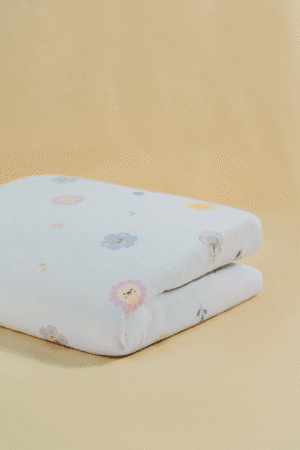 Mamyhughug Aisuki Cool-Touch Blanket (Emoji Flower Pattern)
